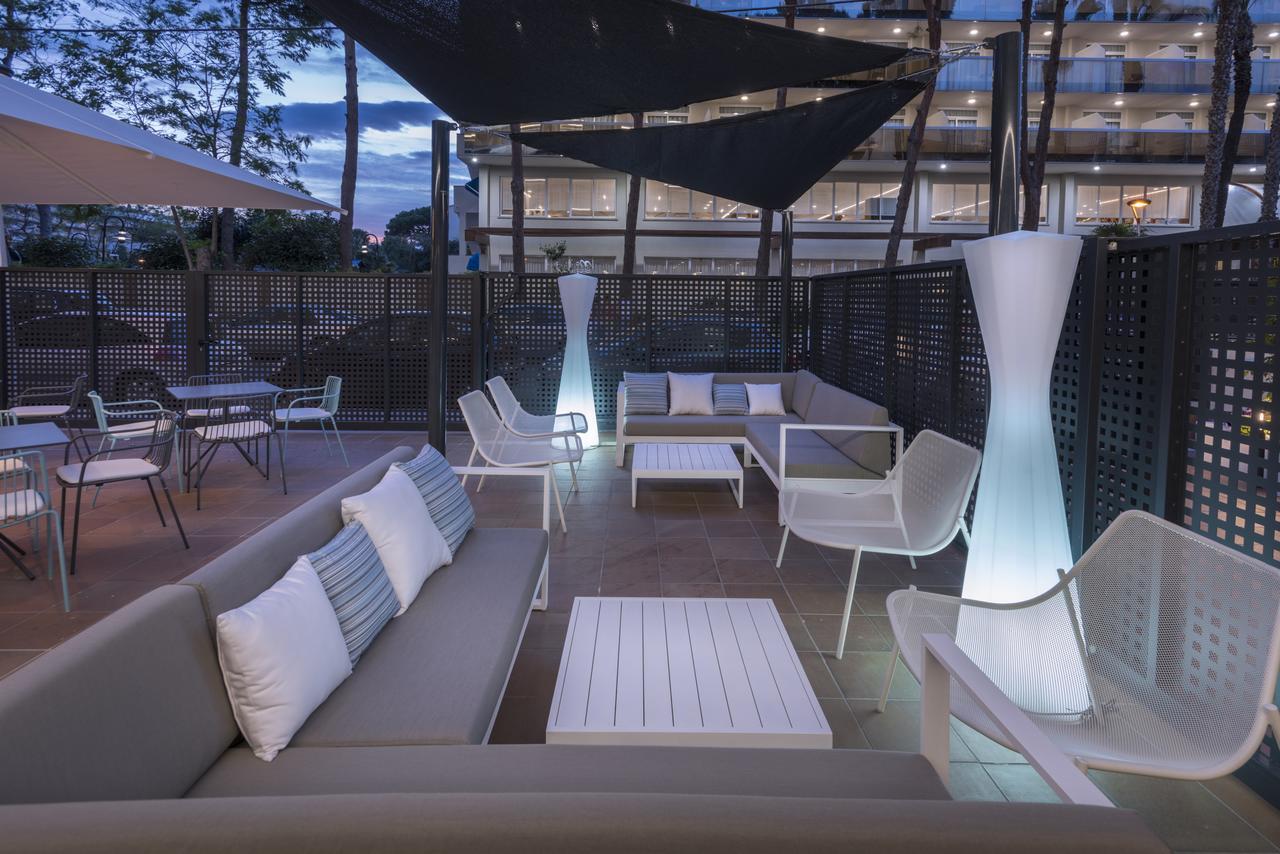 Aparthotel Marinada Salou Exteriör bild